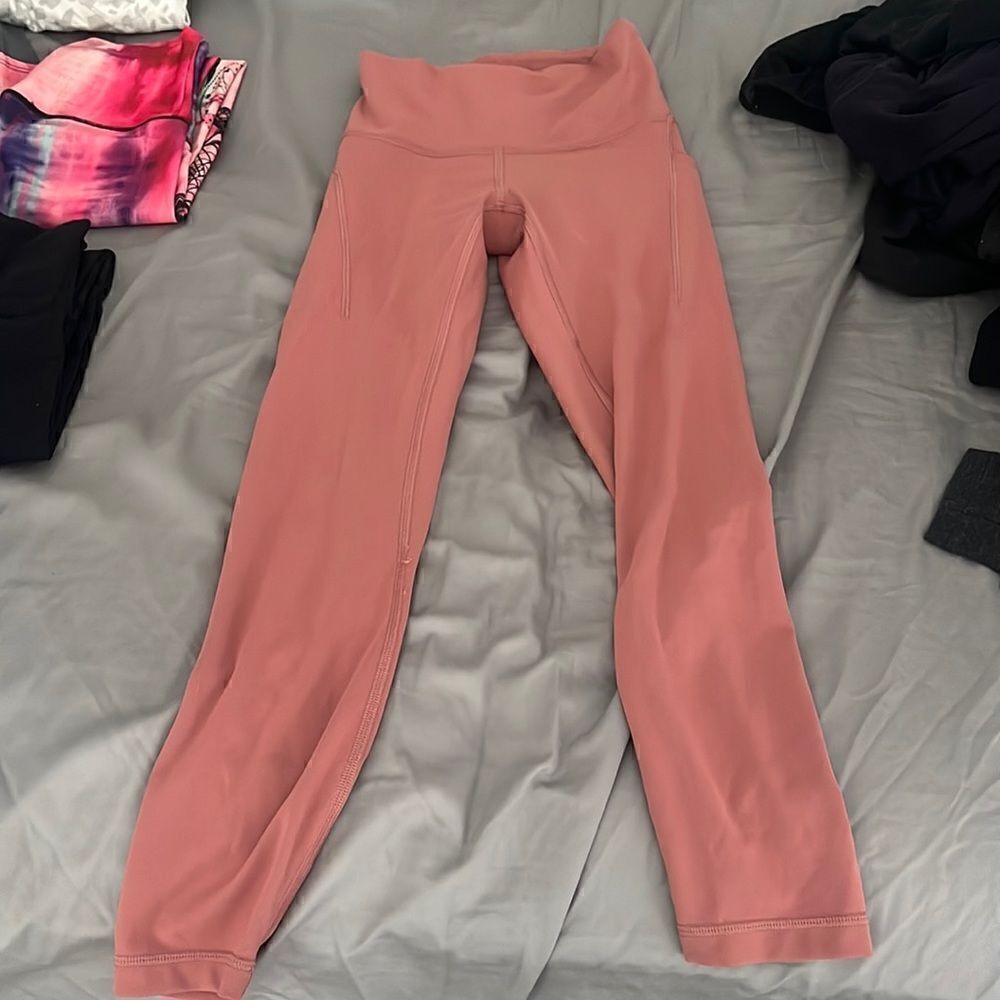 Lululemon 7/8 training leggings with pockets sz 4 EUC